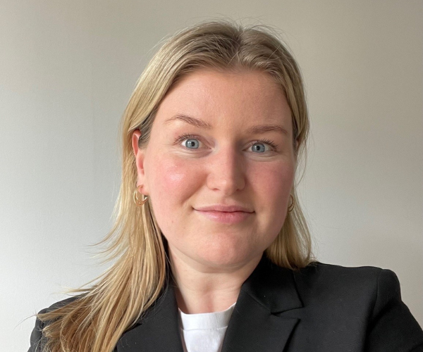 Julie  Skjømming